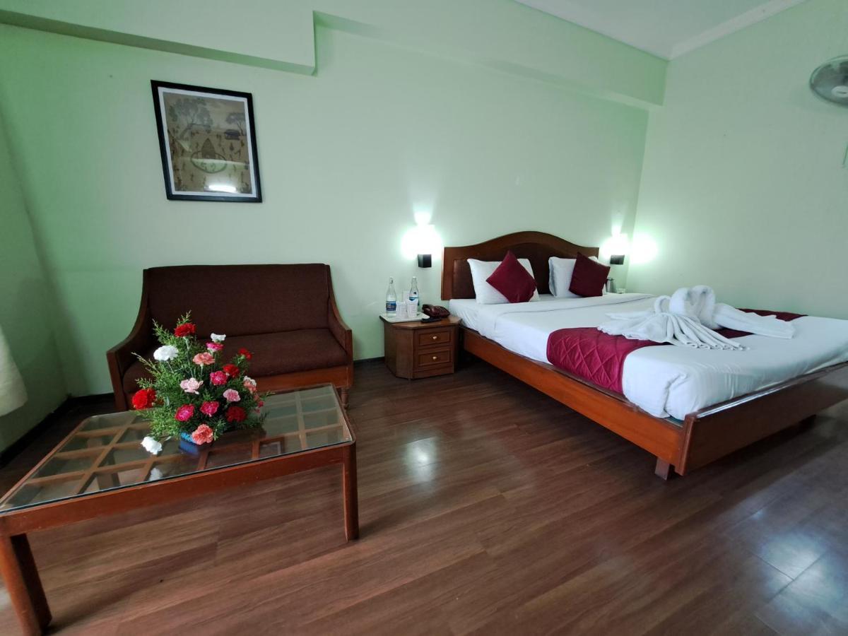 Hotel Preethi Classic Towers Ooty Extérieur photo